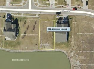 1747 Windjammer Dr, Bowling Green, OH 43402