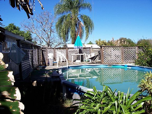 deck and above ground pool
