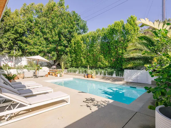 906 Adelante Ave, Los Angeles, CA 90042