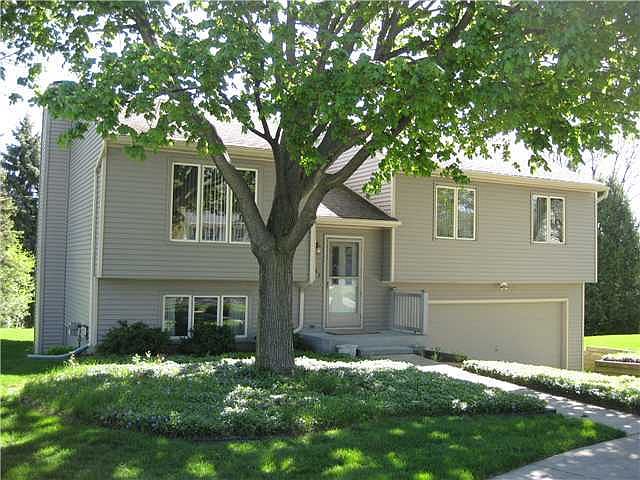 1st image of 2947 E Crestwood Cir
