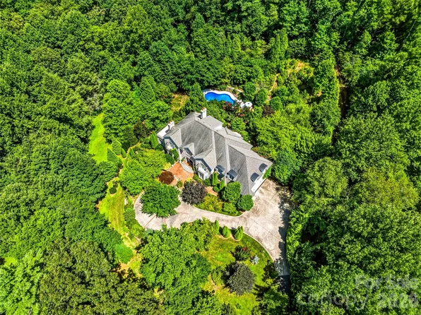 150 Rainbow View Dr, Fletcher, NC 28732