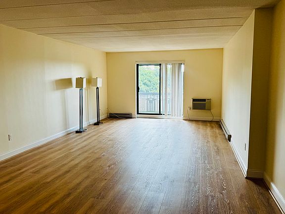 5th image of 65 Commons Dr Unit 602