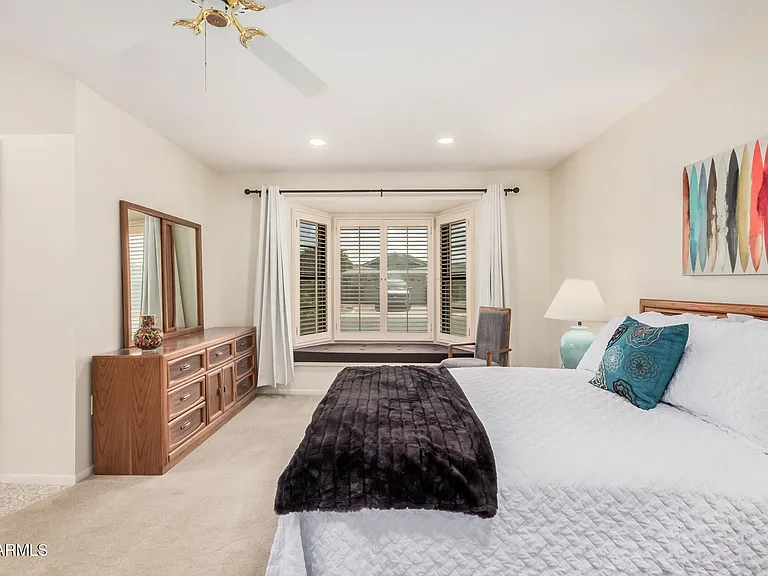 12930 W Seville Dr — Photo 2