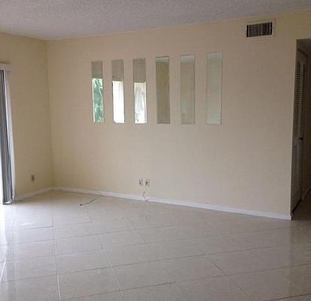 5th image of 617 Sea Pine Way APT C2