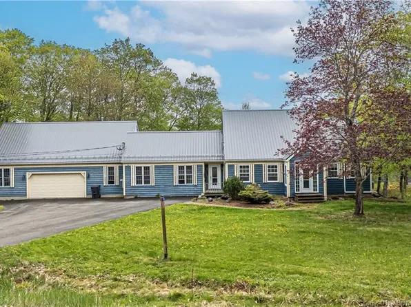 76 Island View Dr, Douglas, NB E3G 7R5