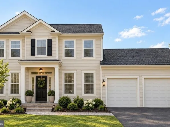 106 Cheltenham Dr, Stephens City, VA 22655