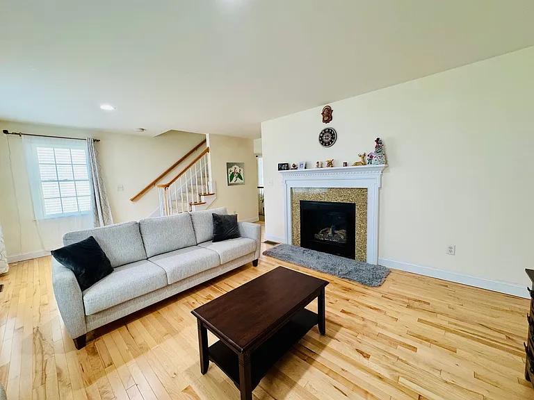 130 Turnpike Rd #8 — Photo 17