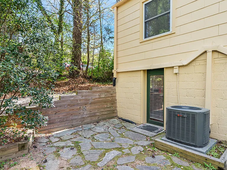 200 Purefoy Rd — Photo 8