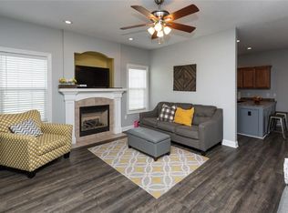 9497 Red Sunset Dr, West Des Moines, IA 50266