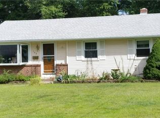 123 Bel Aire Cir, Windsor Locks, CT 06096