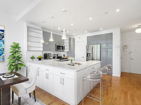 4th image of 227 E 111th St #4AB