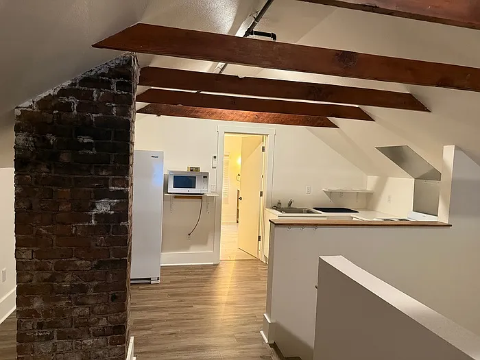 1 bed, 1.0 bath, 400 sqft, $1,295 — Photo 4