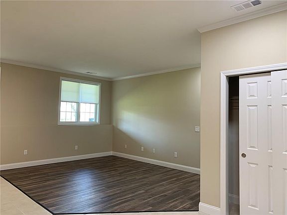 3rd image of 483 N Broadway St #1B