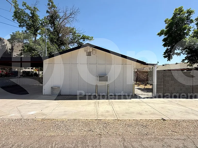 1228 W 5th St #2 — Photo 11