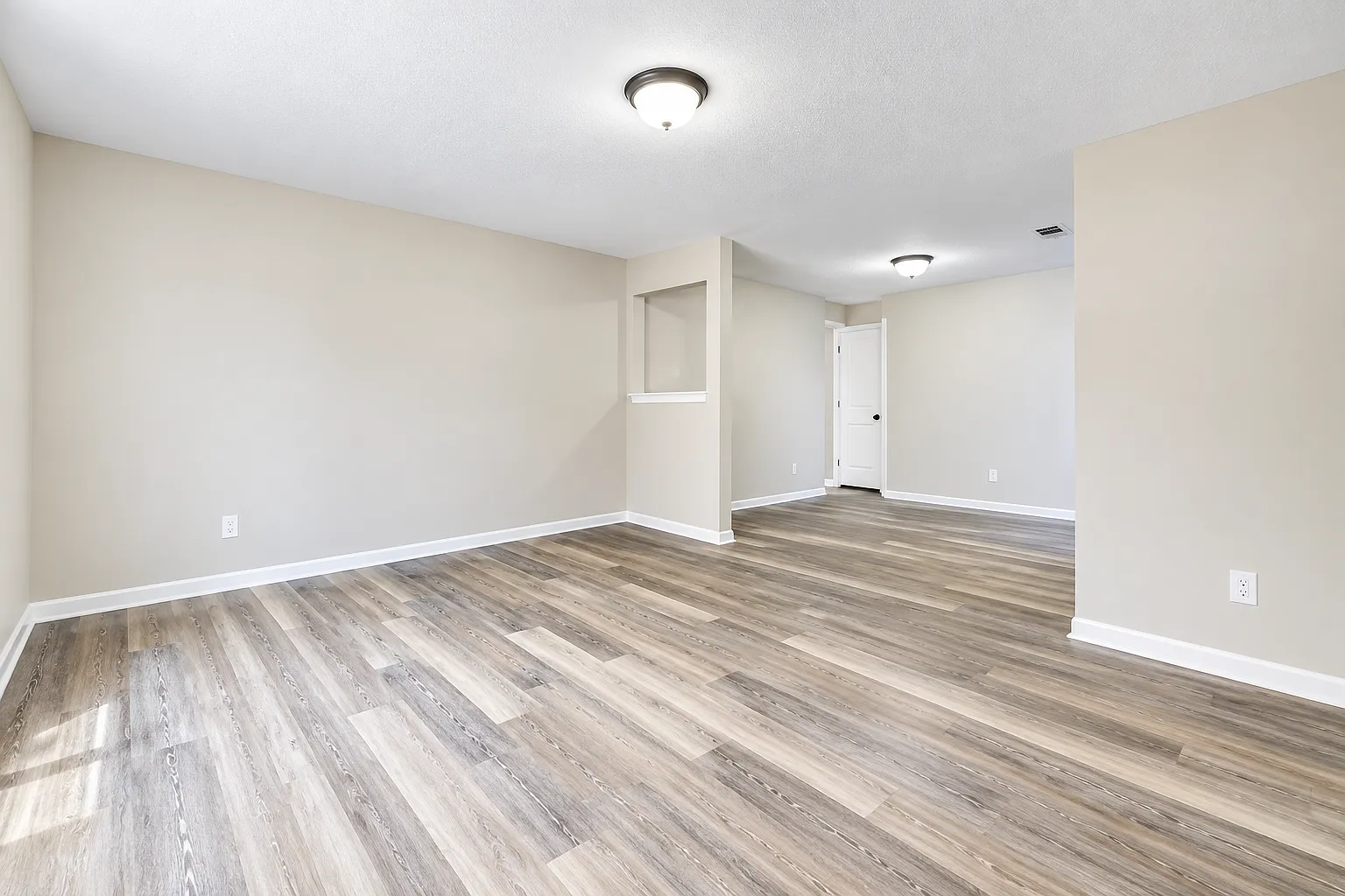 Conifer Court Apartments — Photo 4