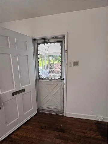 2 bed, 1.0 bath, 950 sqft, $1,550 — Photo 3