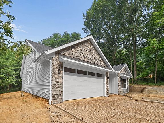 5th image of 706 Berry Rd