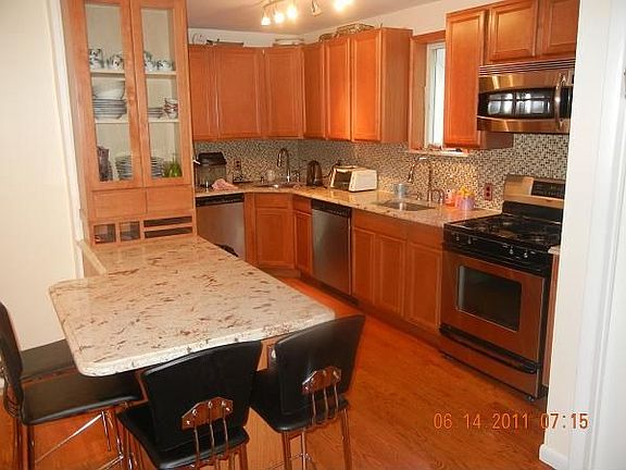 4th image of 1660 Marine Pkwy