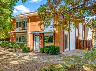 1142 S Mason Rd, Saint Louis, MO 63131