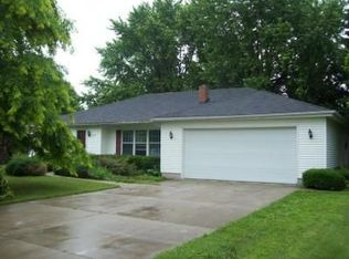 2127 Martin Ave, Fremont, OH 43420