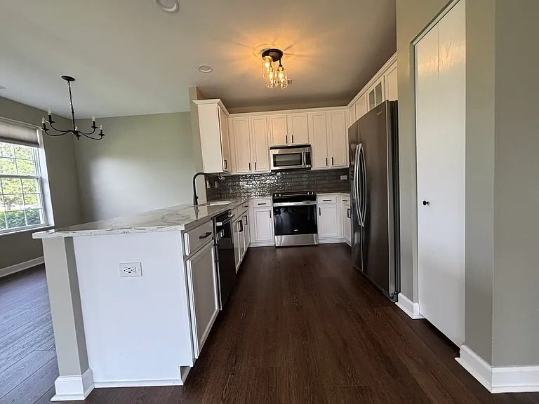 2610 Amber Ln — Photo 4