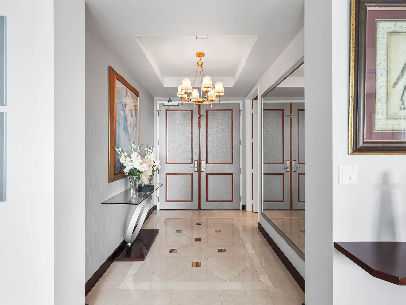 2 bed, 2.5 bath, 1918 sqft, $6,000 — Photo 2