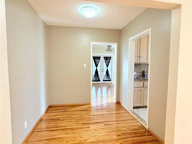 828 N Pass Ave — Photo 22