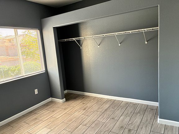 4th image of 2110 N Los Feliz St #1031