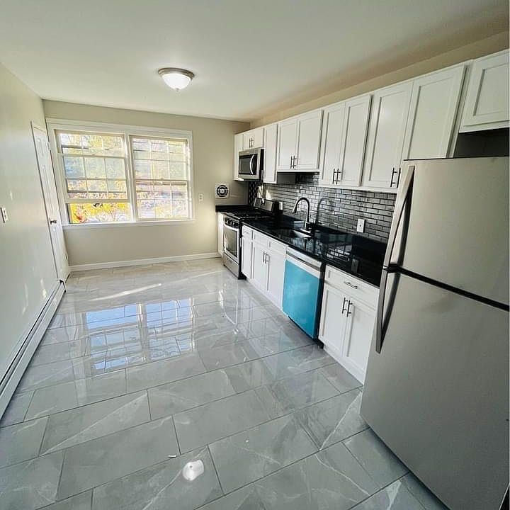 1st image of 31 Farnham Ave #46