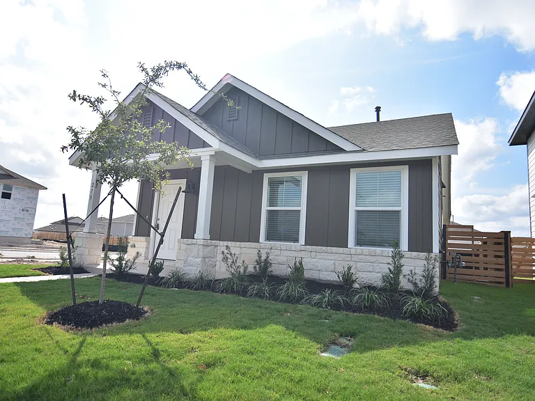 397 Keefer Ln — Photo 2