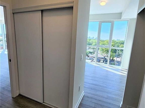 4th image of 2306 Saint Clair Ave W #608