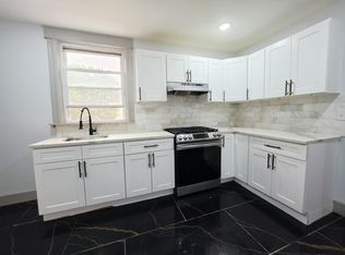 154 Wegman Pkwy #3, Jersey City, NJ 07305