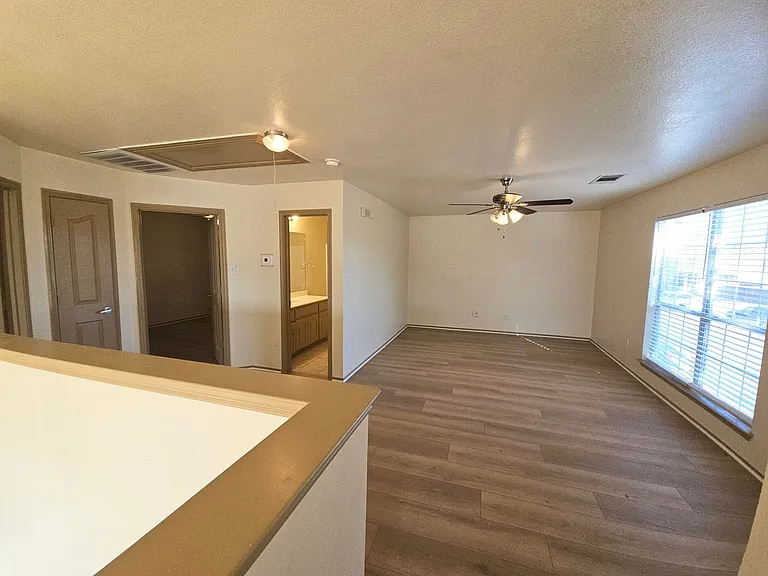 10945 Hawks Landing Rd — Photo 16