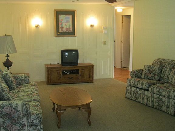 3rd image of 430 Hawthorne Blvd