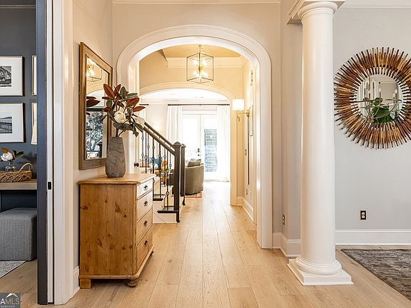 4th image of 6810 Lullwater Rd