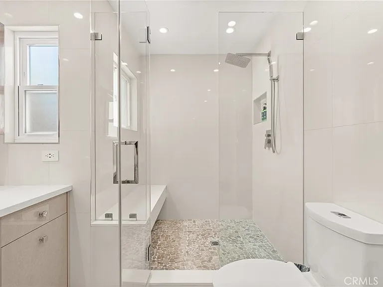 4630 Cedros Ave — Photo 35