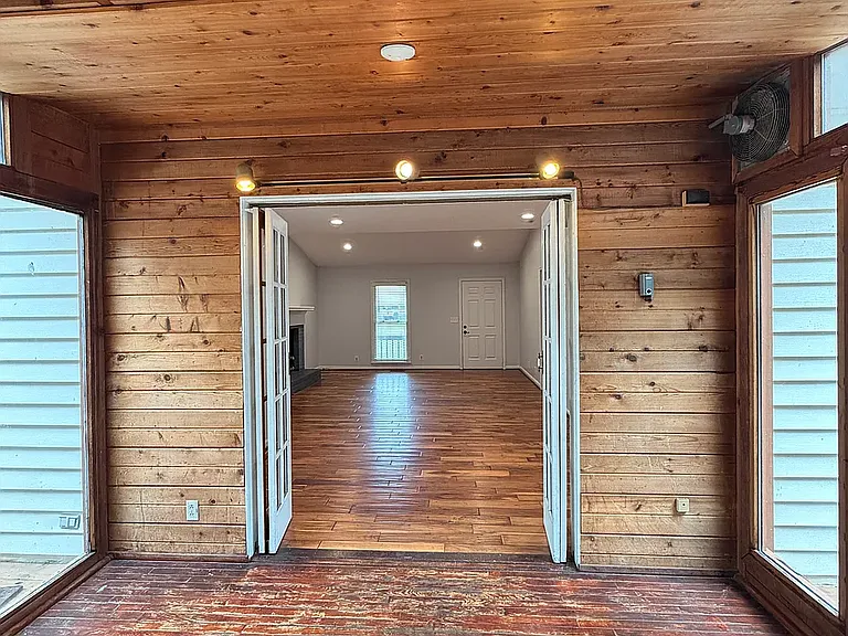 153 Rivergate Dr — Photo 6
