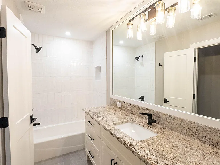 2601 Goddard Dr — Photo 16