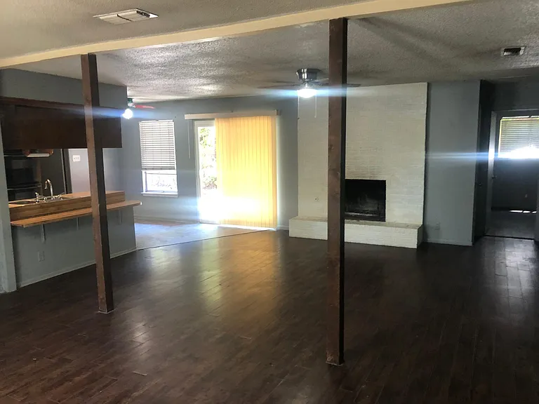 3101 Laguna Dr — Photo 17