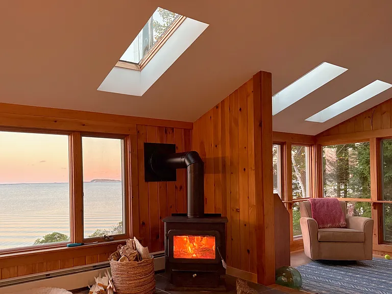 54 Back Shore Ln — Photo 1