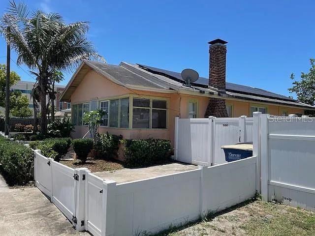 604 Alden Ave — Photo 1