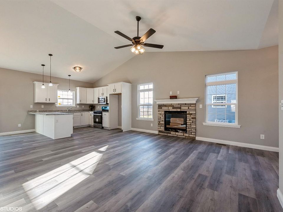 404 Hatch Lake Pkwy, Valparaiso, IN 46385 Zillow