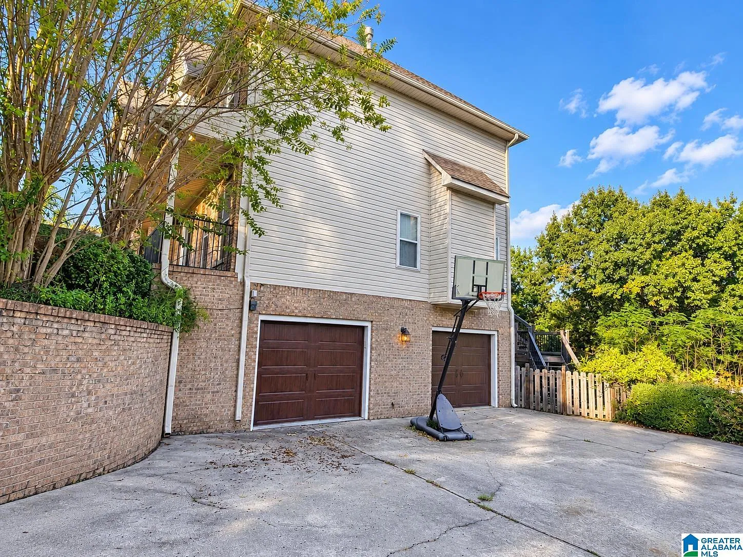 4 bed, 2.5 bath, $2,650 — Photo 2