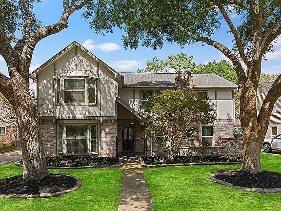 2nd image of 2722 Pepper Wood Dr