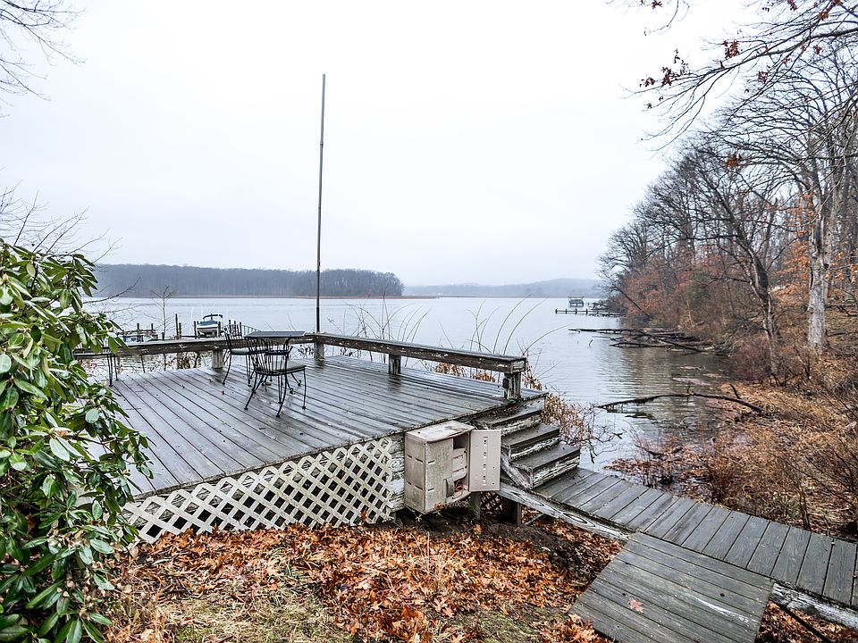 1st image of 106 Indian Point Rd