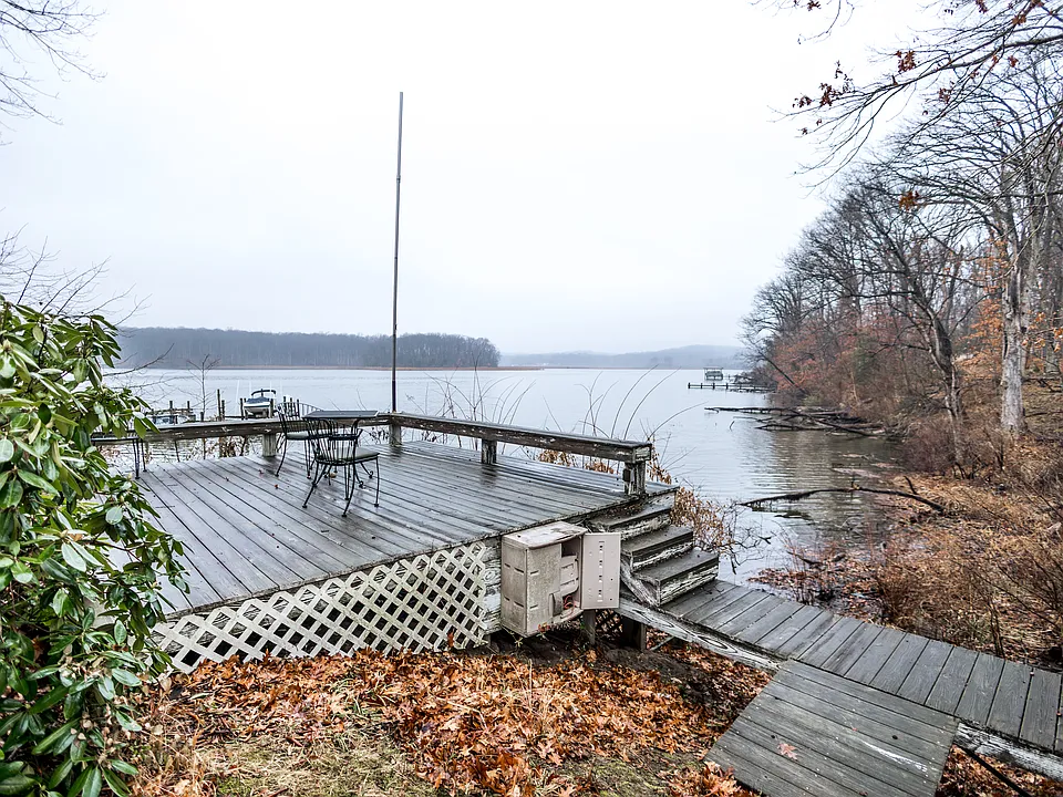 106 Indian Point Rd