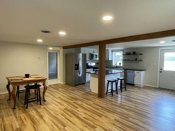 5th image of 989 Sunset View Blvd