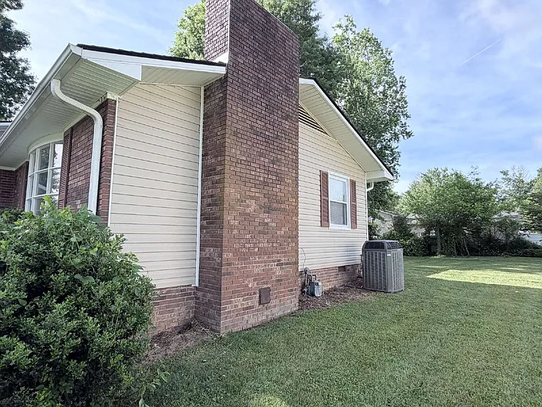 725 Wildflower Ln — Photo 37