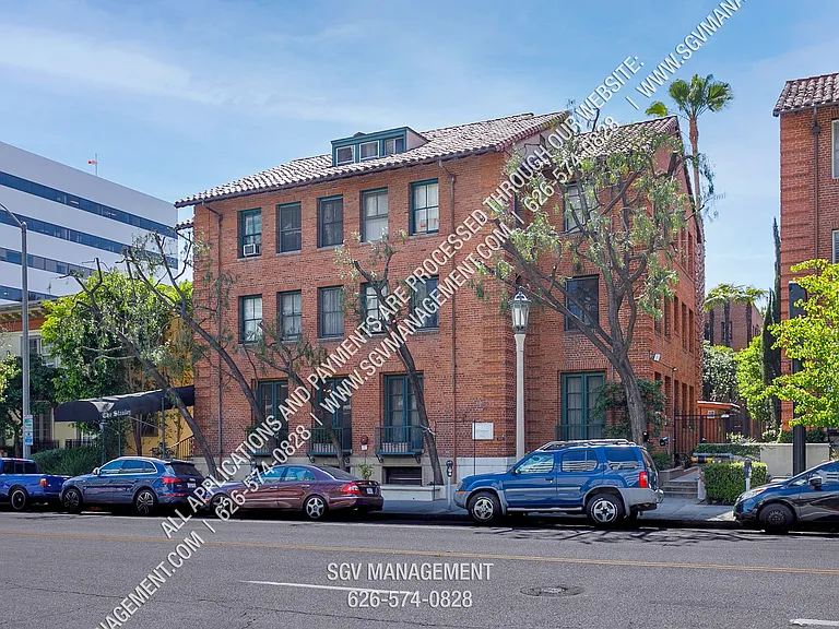 149 S Los Robles Ave — Photo 1