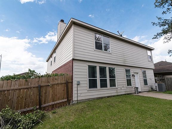 5th image of 7010 Leaning Magnolia Ct